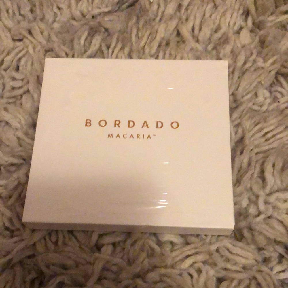 Bordado Macaria